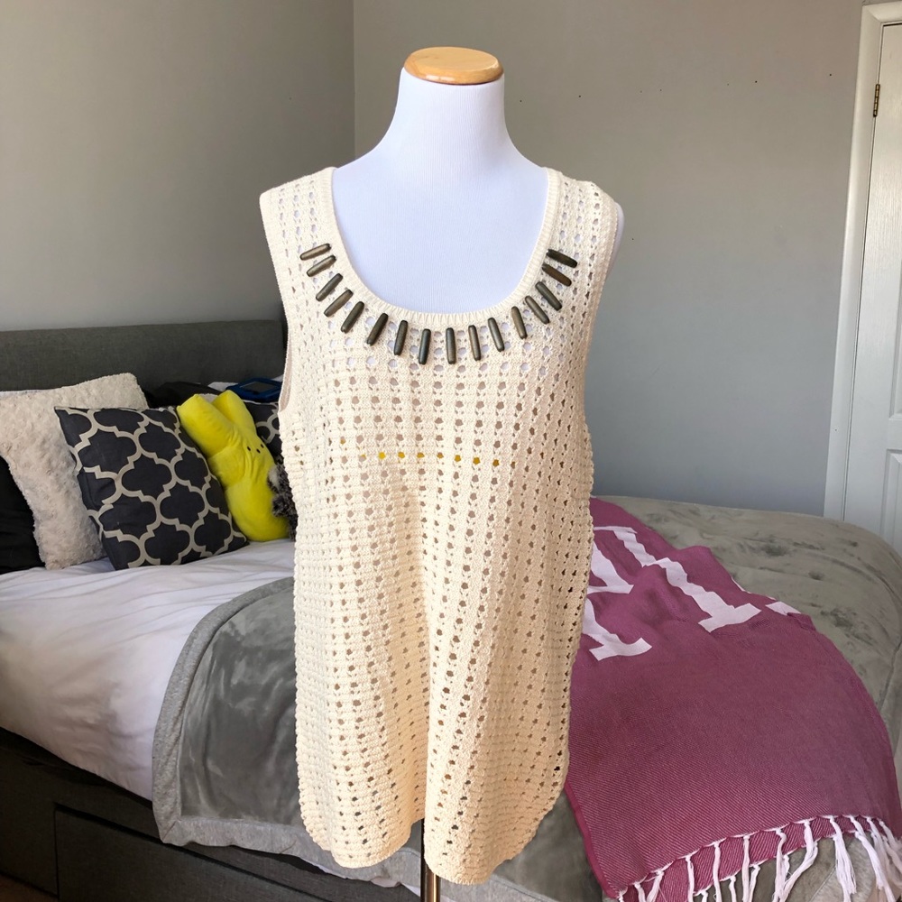Josephine Chaus beige top! Spring